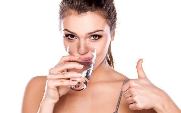 5 bí quyết tự chăm sóc sức khỏe tốt nhất uong du nuoc - 5 bí quyết tự chăm sóc sức khỏe tốt nhất